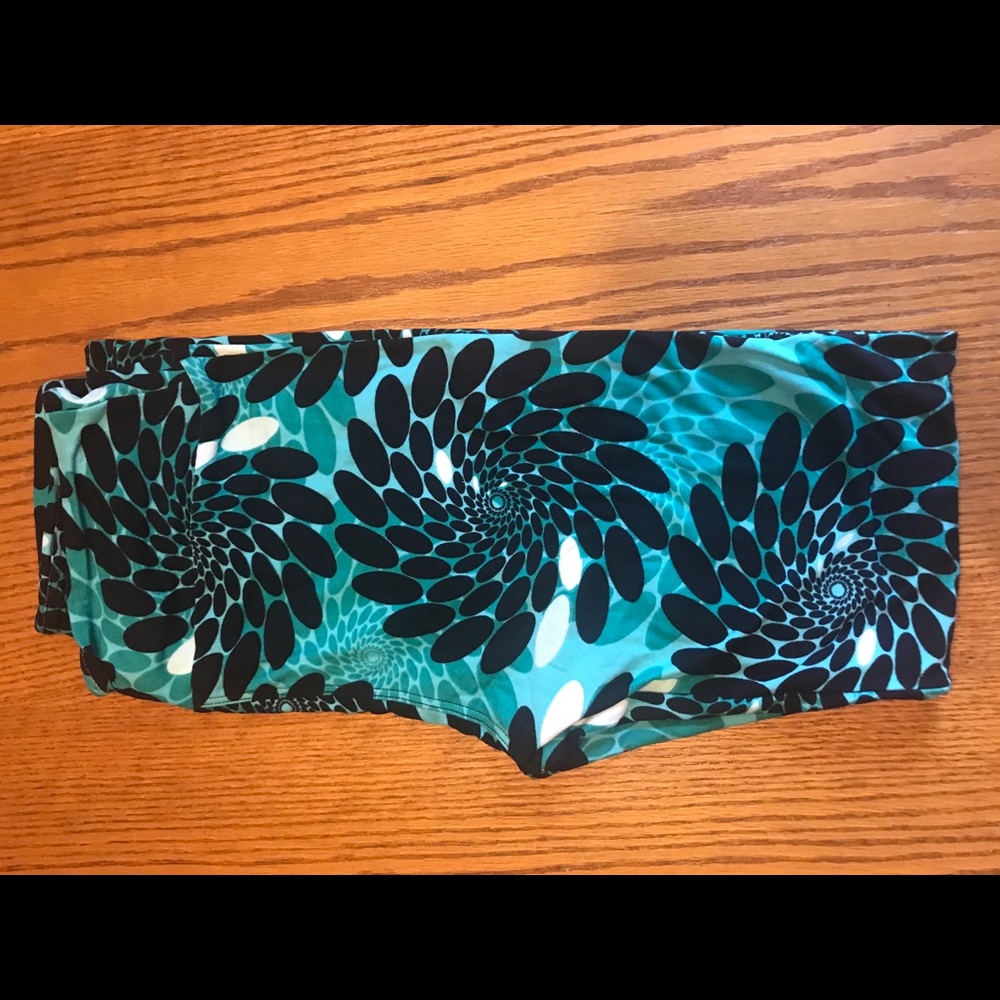 BNWOT HTF Rare Spiral Teal OS Leggings!
